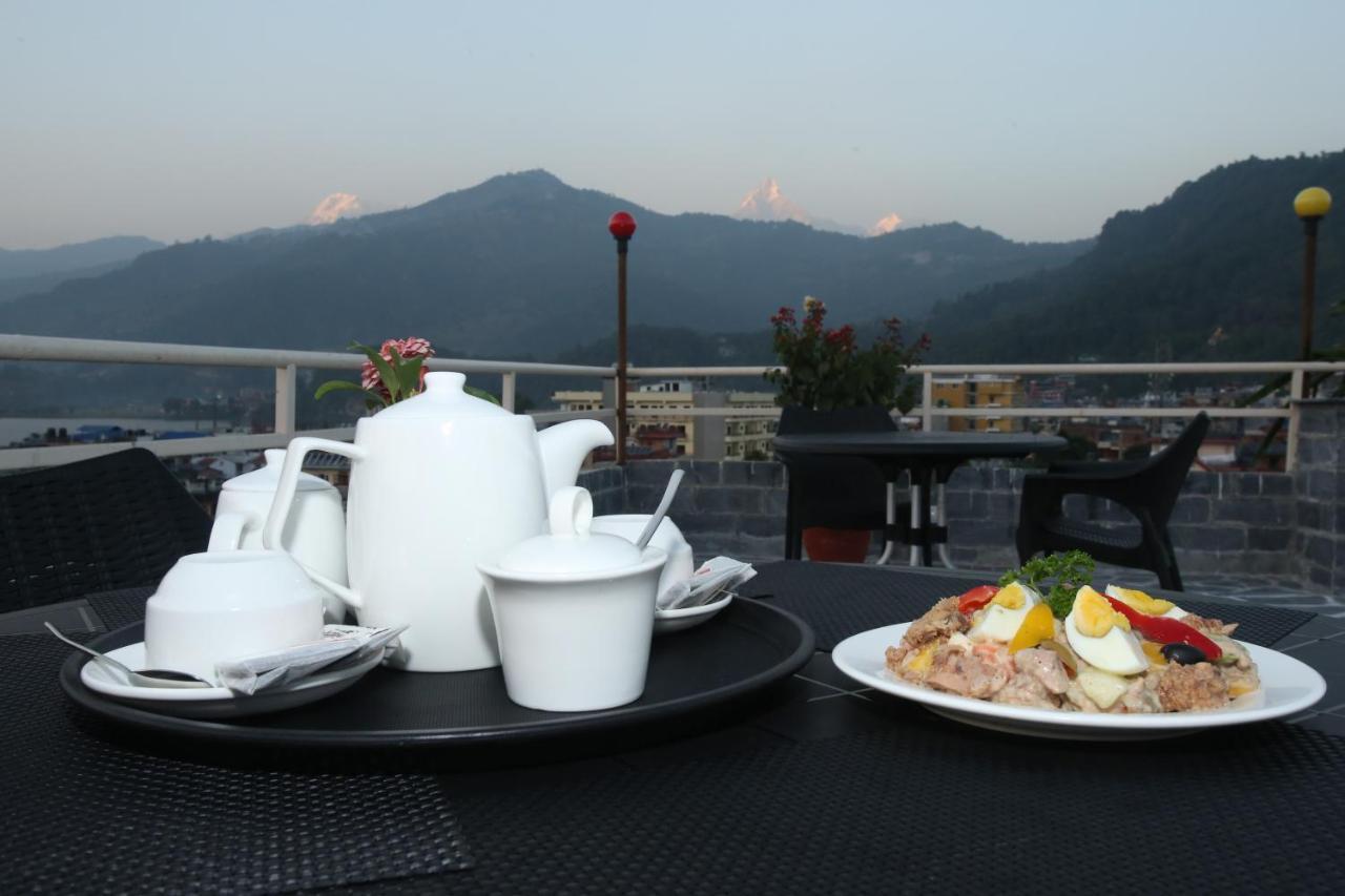 Hotel White Himal Pokhara Exterior foto