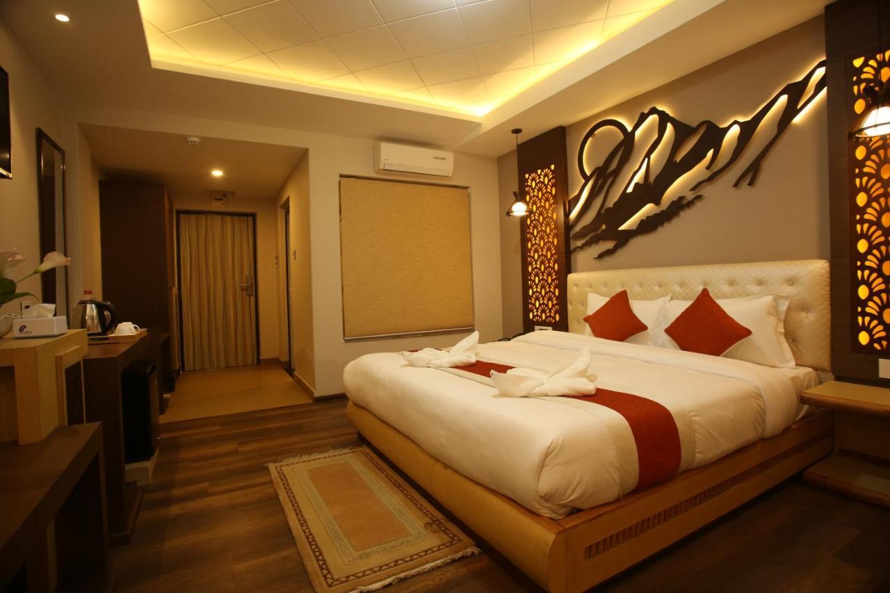 Hotel White Himal Pokhara Exterior foto