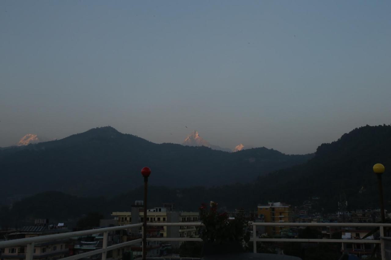 Hotel White Himal Pokhara Exterior foto