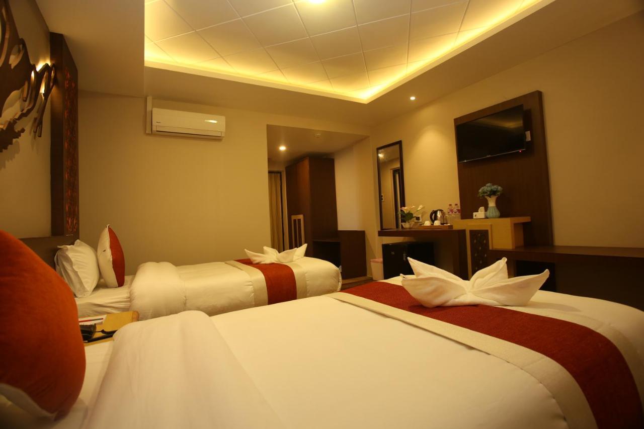 Hotel White Himal Pokhara Exterior foto