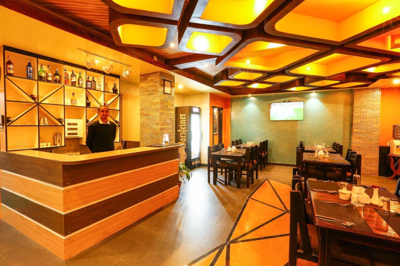 Hotel White Himal Pokhara Exterior foto