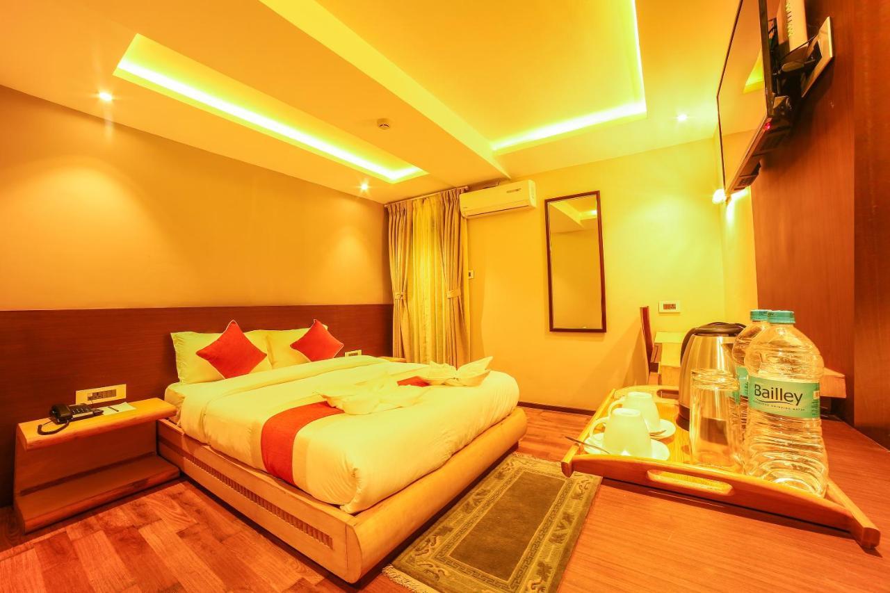 Hotel White Himal Pokhara Exterior foto