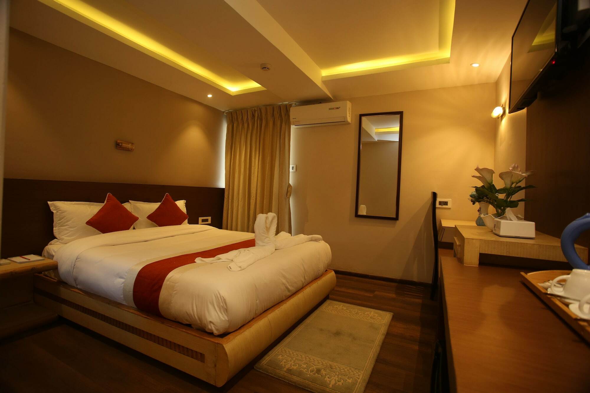Hotel White Himal Pokhara Exterior foto