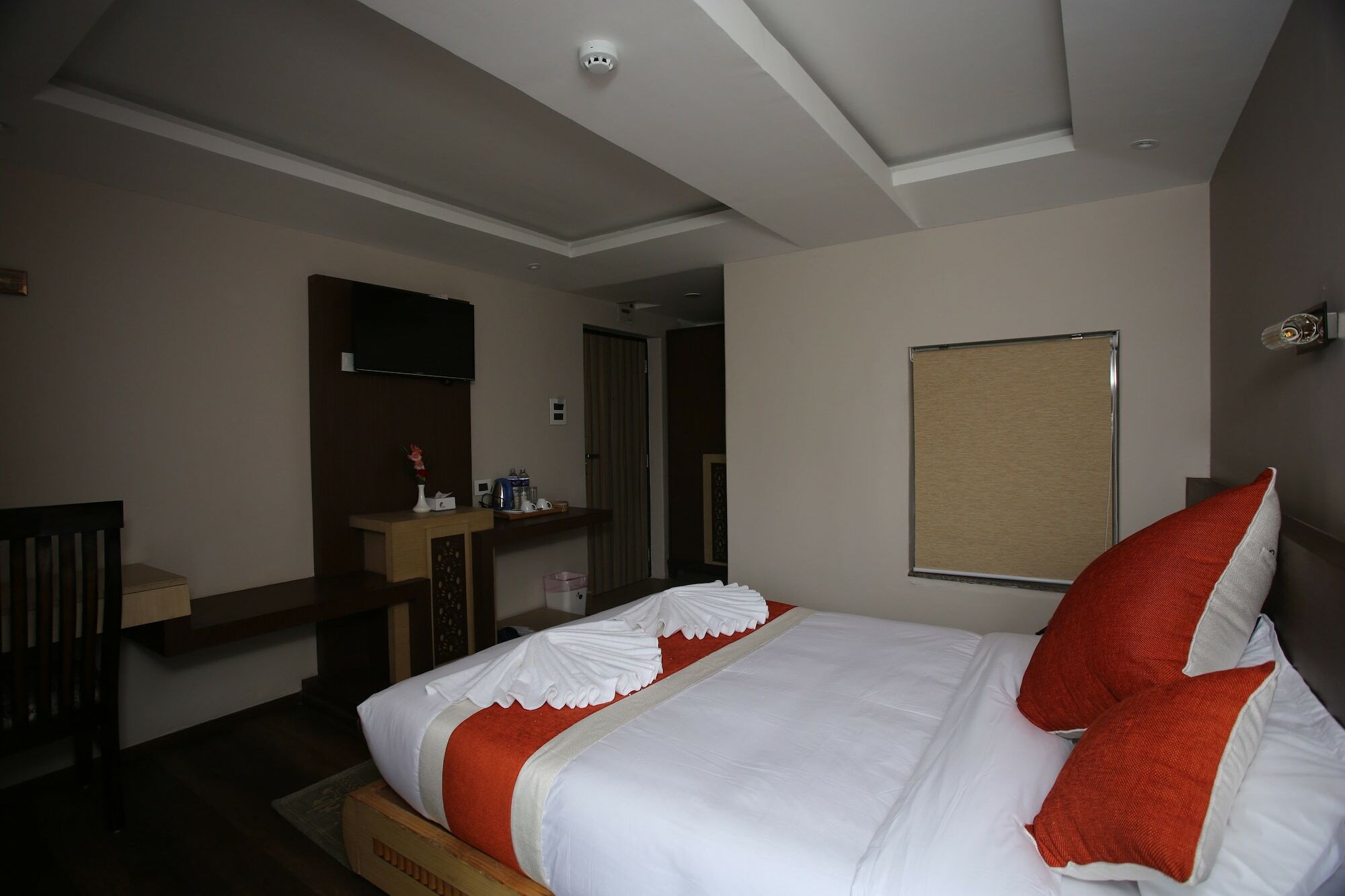 Hotel White Himal Pokhara Exterior foto